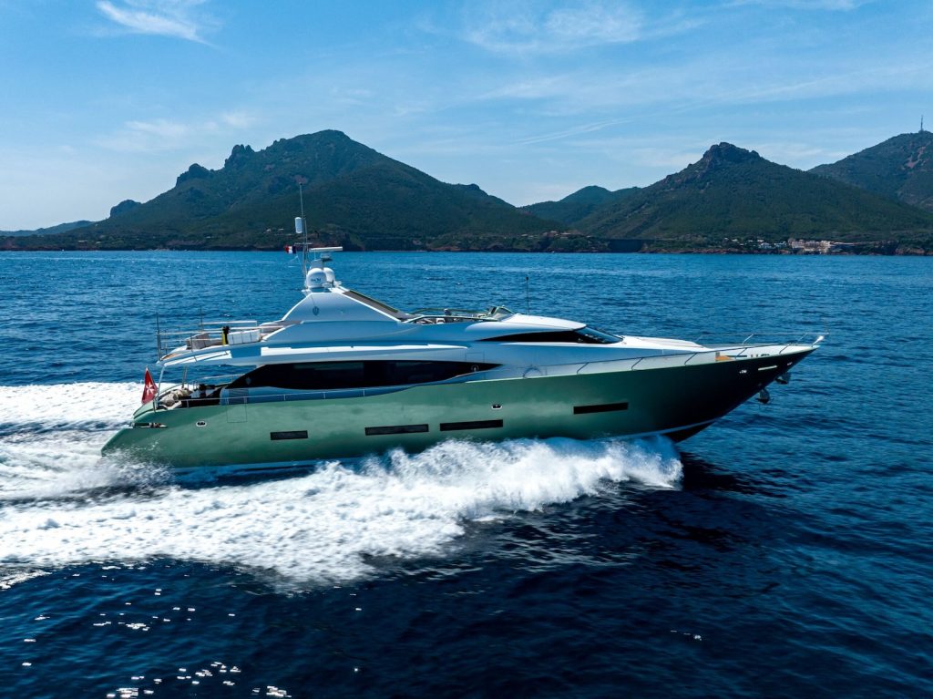 manatea-yacht-charter-21